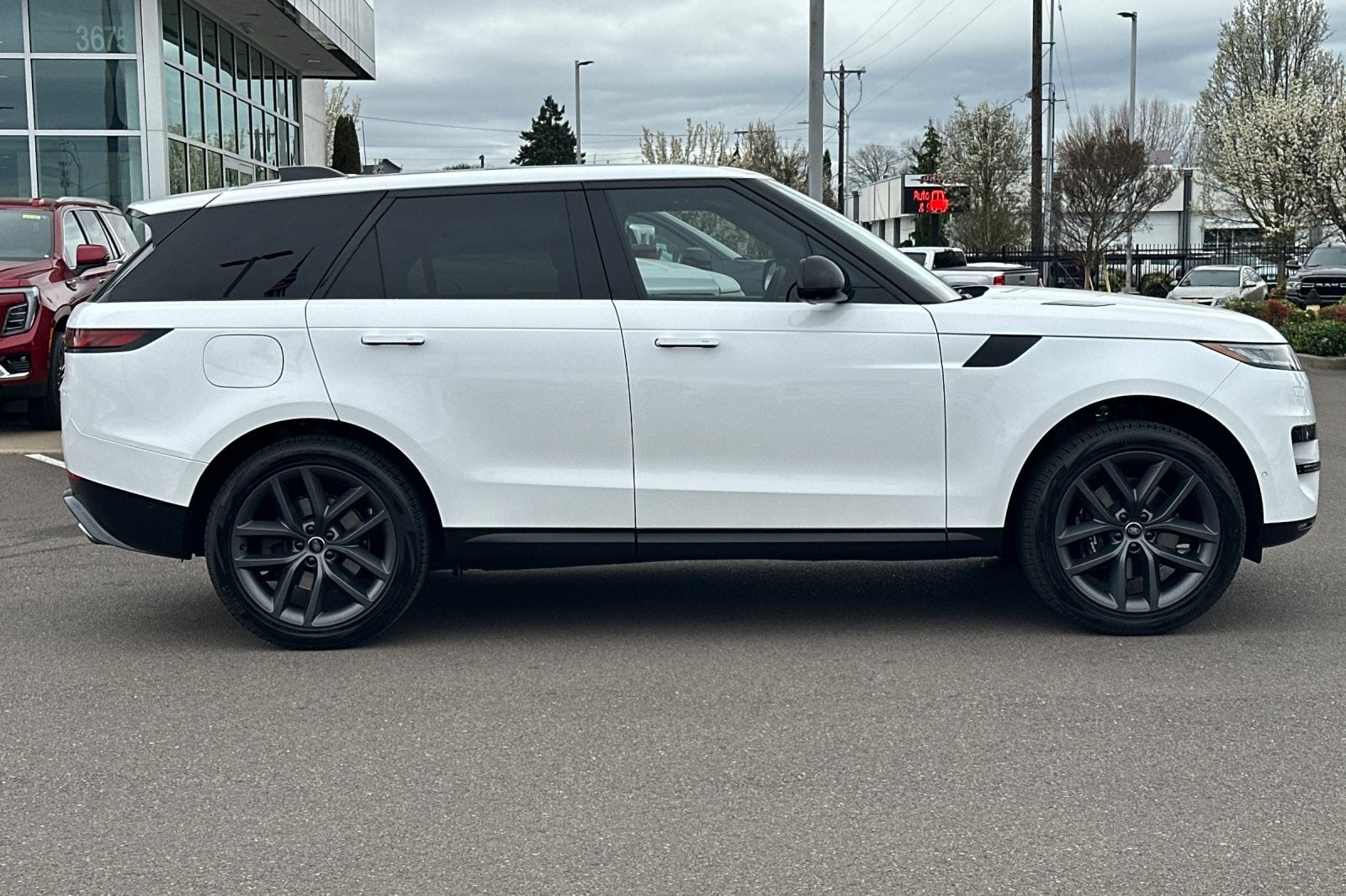 2024 Land Rover Range Rover Sport SE