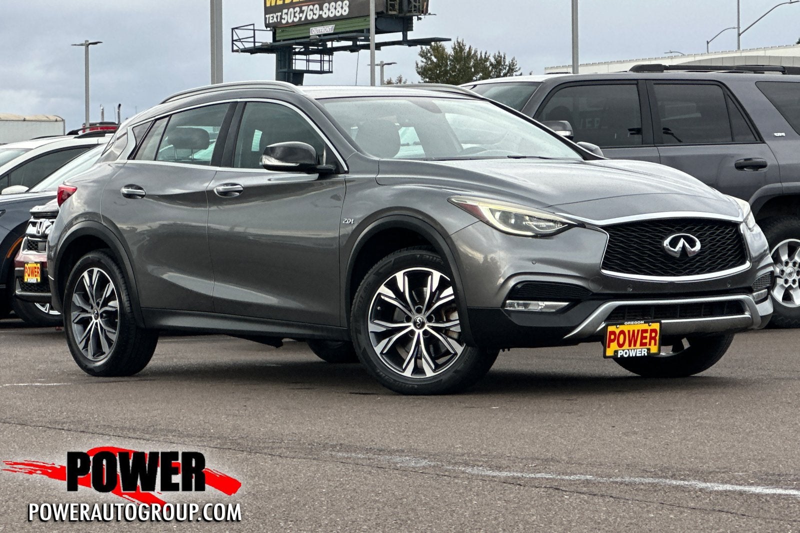 2017 INFINITI QX30 Premium