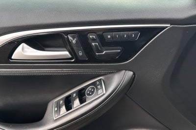 2017 INFINITI QX30 Premium