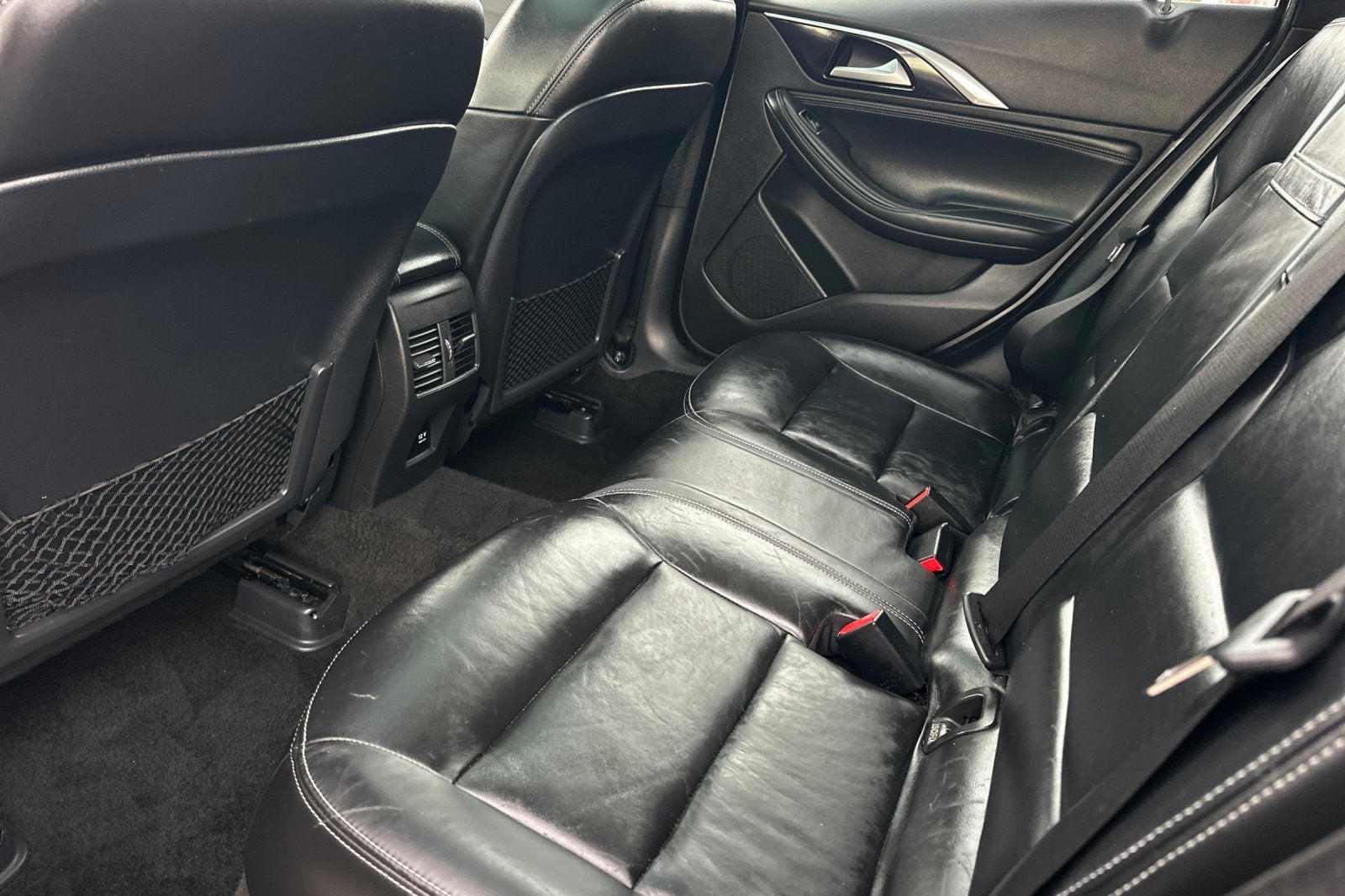 2017 INFINITI QX30 Premium