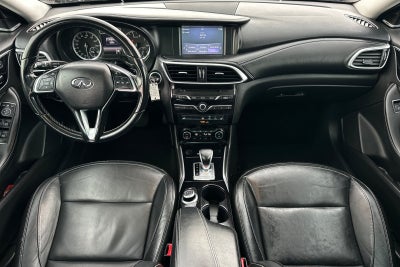 2017 INFINITI QX30 Premium