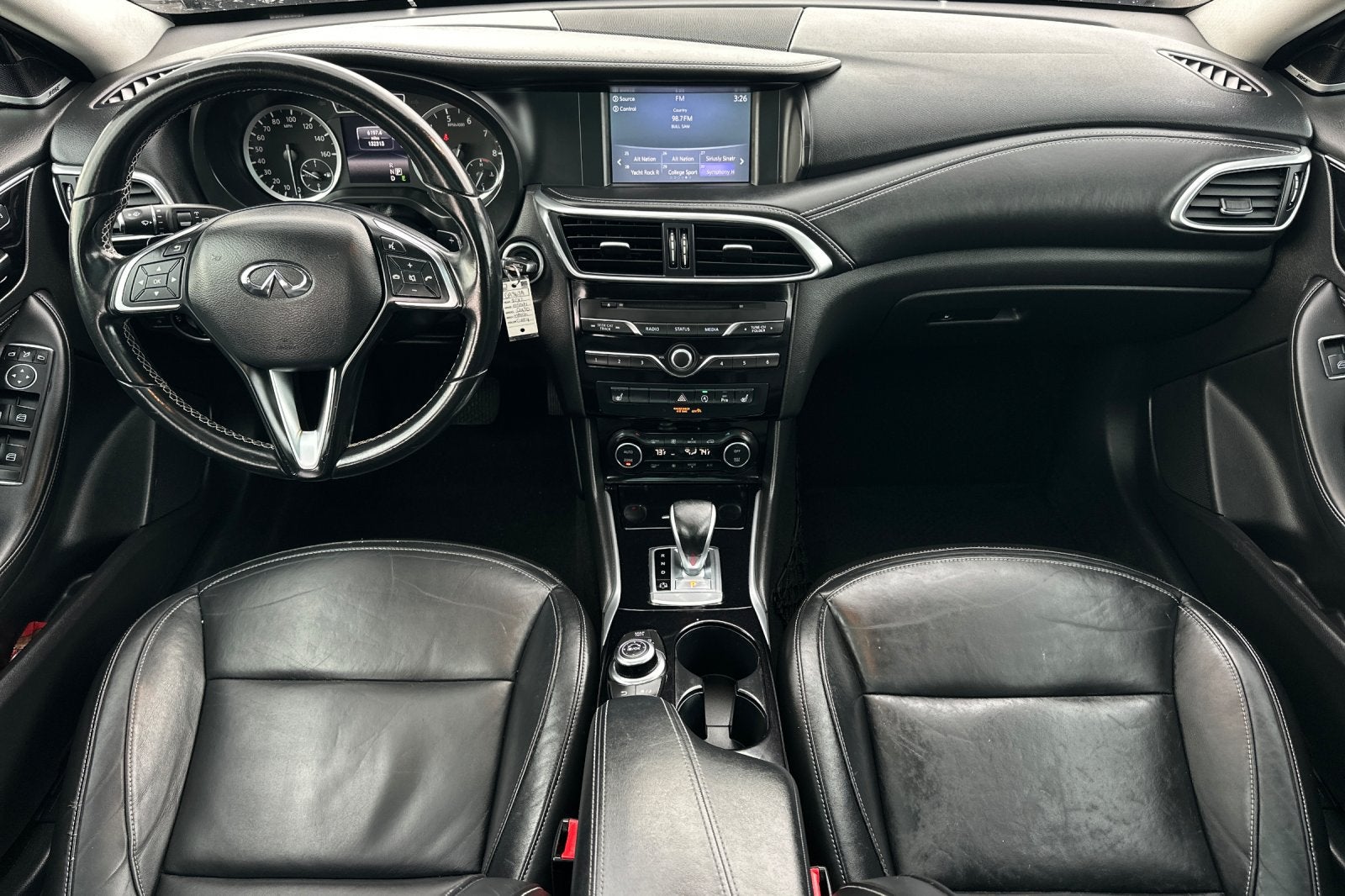 2017 INFINITI QX30 Premium