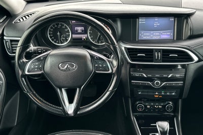 2017 INFINITI QX30 Premium
