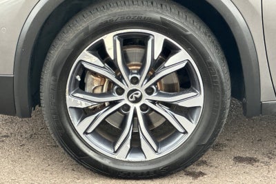 2017 INFINITI QX30 Premium