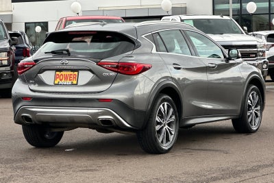 2017 INFINITI QX30 Premium