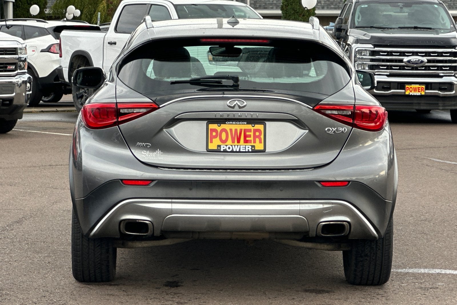 2017 INFINITI QX30 Premium