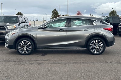 2017 INFINITI QX30 Premium