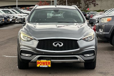 2017 INFINITI QX30 Premium