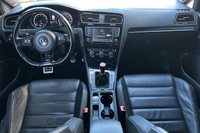 2017 Volkswagen Golf R DCC & Navigation 4Motion