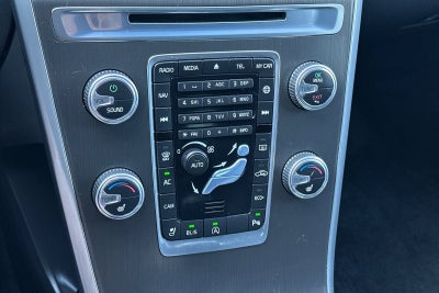 2016 Volvo XC60 T5 Drive-E Premier