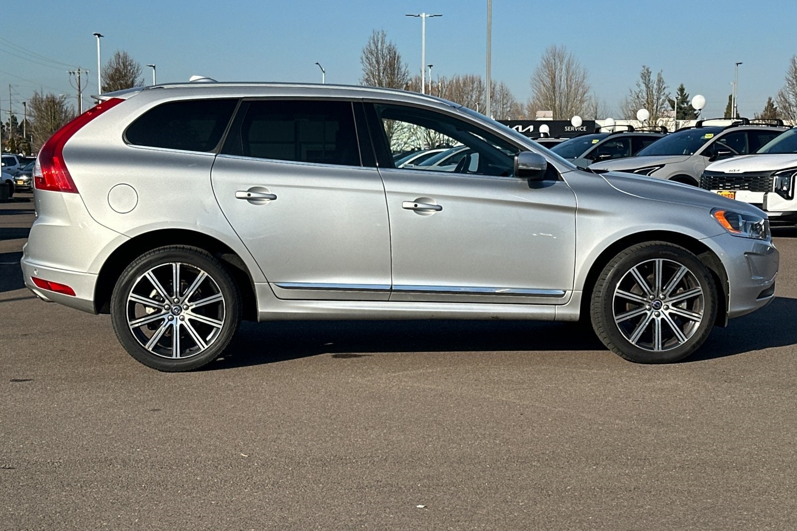 2016 Volvo XC60 T5 Drive-E Premier