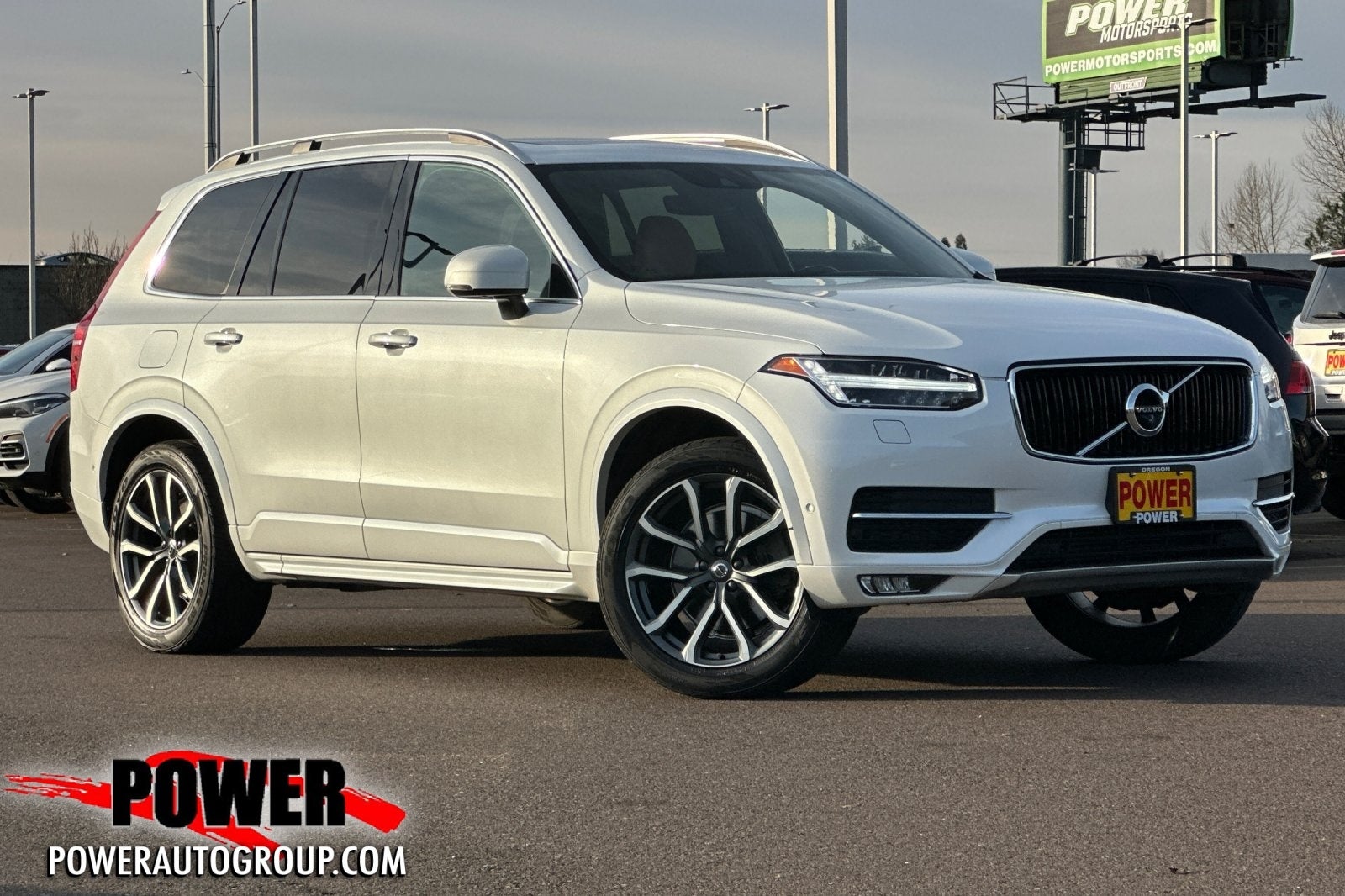 2017 Volvo XC90 T6 Momentum