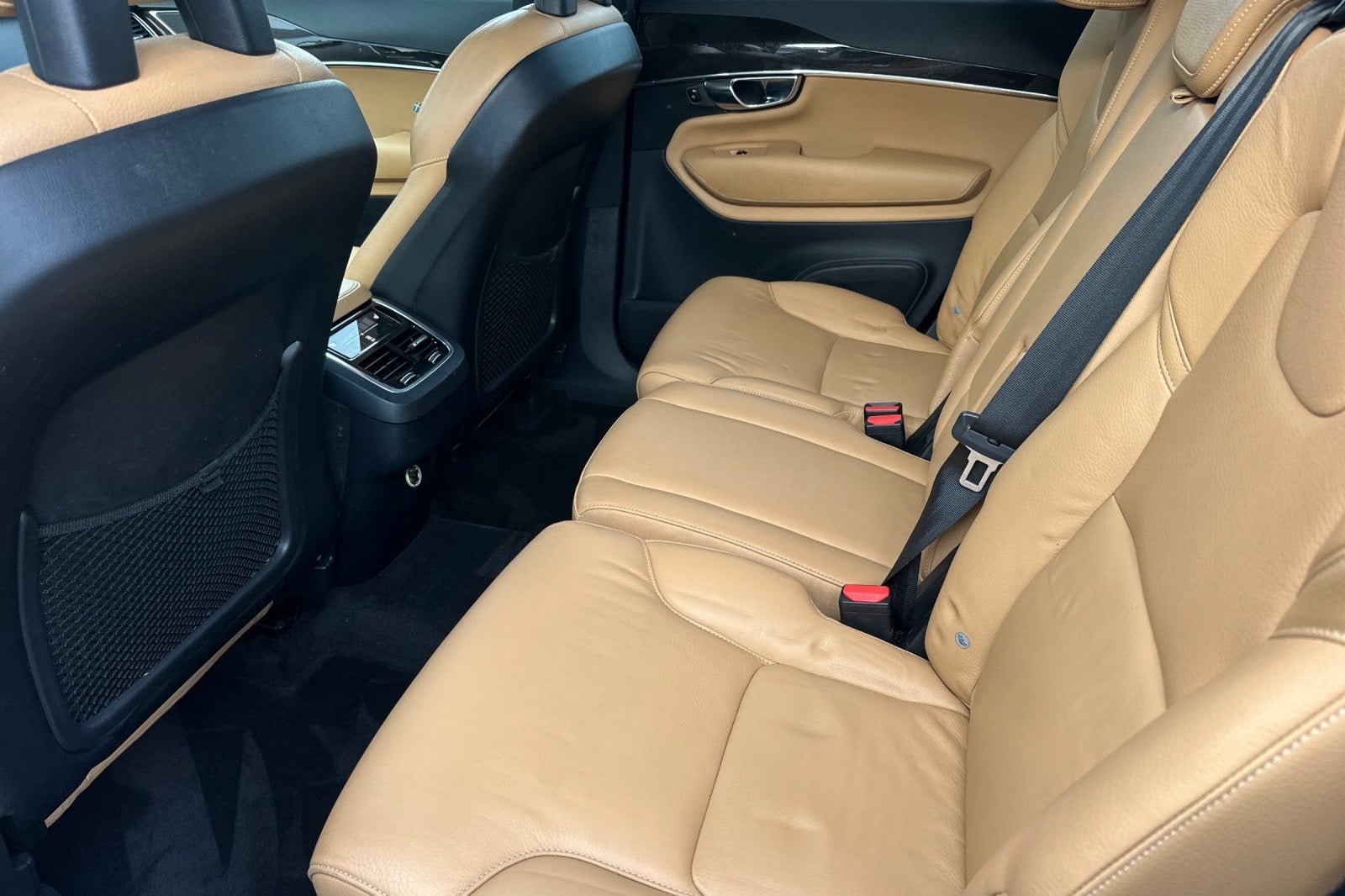 2017 Volvo XC90 T6 Momentum