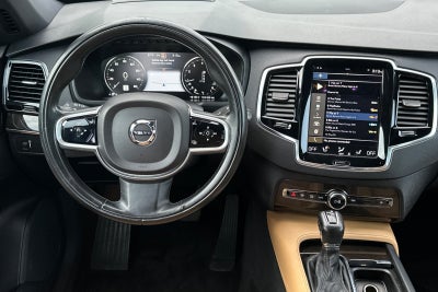 2017 Volvo XC90 T6 Momentum