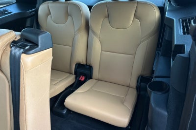 2017 Volvo XC90 T6 Momentum