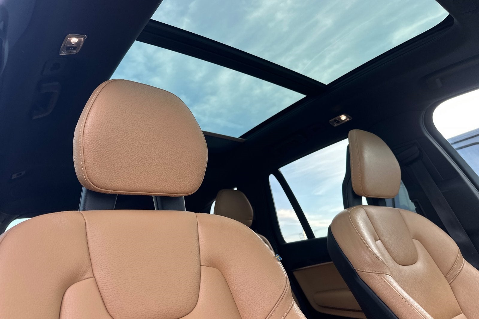 2017 Volvo XC90 T6 Momentum