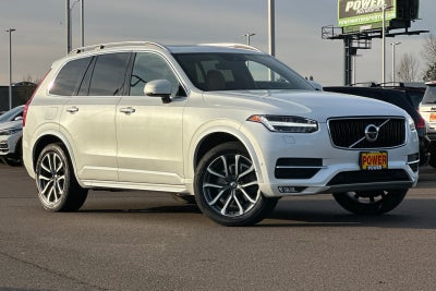 2017 Volvo XC90 T6 Momentum