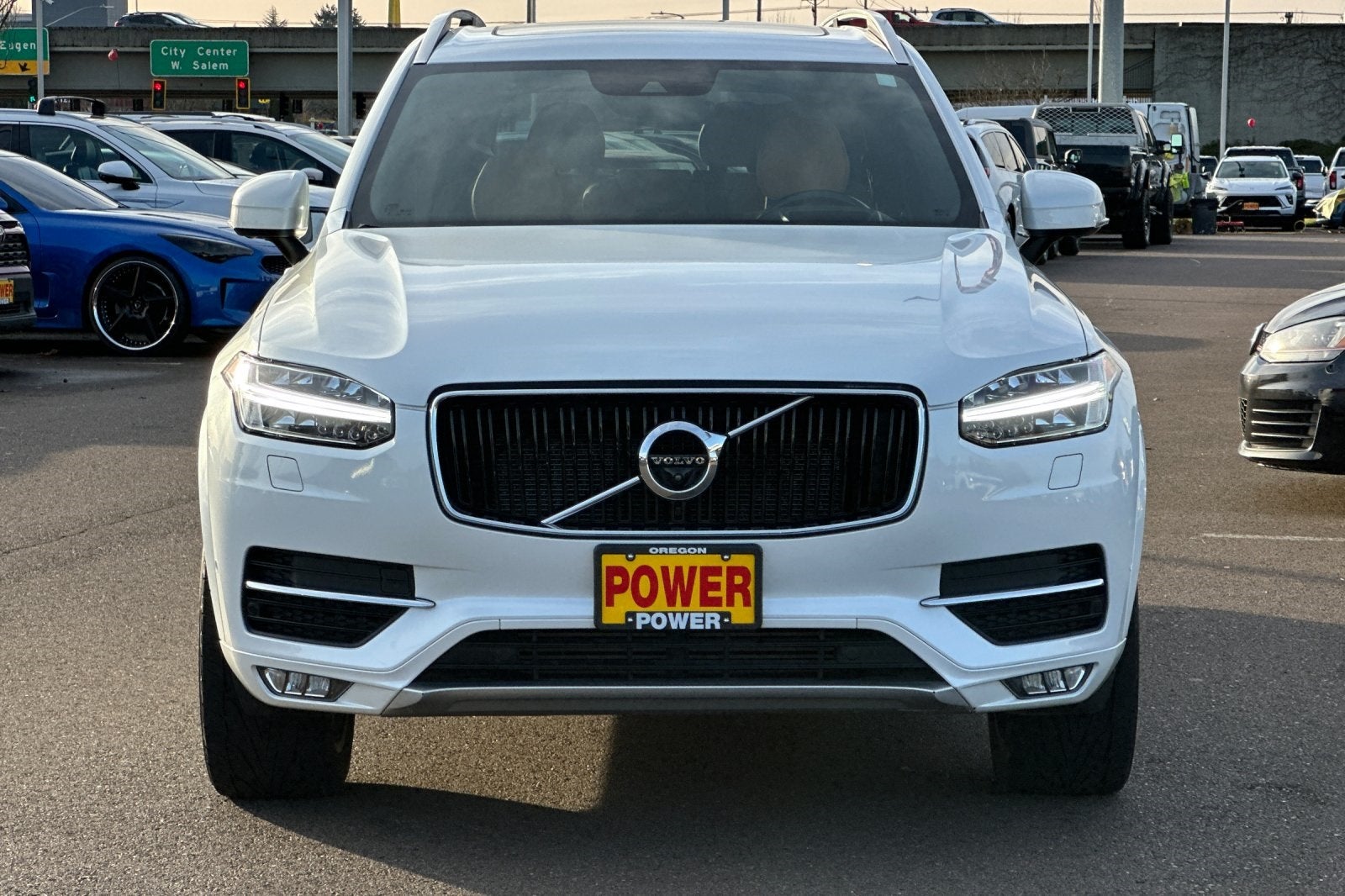 2017 Volvo XC90 T6 Momentum
