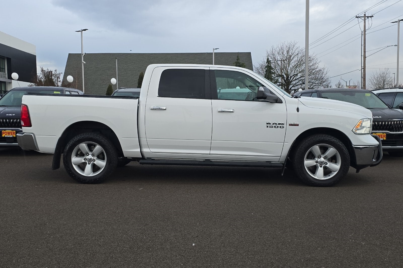 2017 RAM 1500 SLT