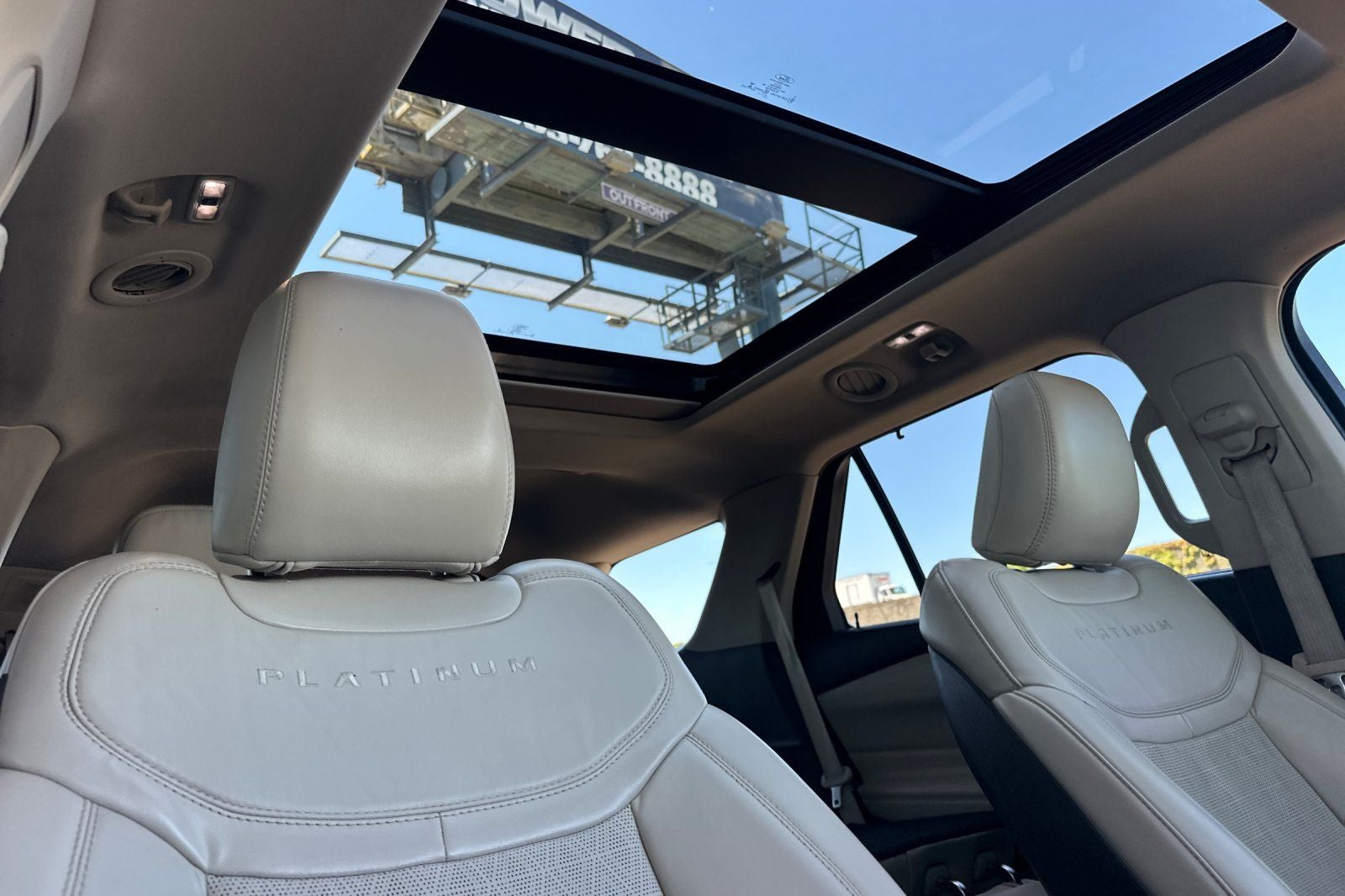 2020 Ford Explorer Platinum