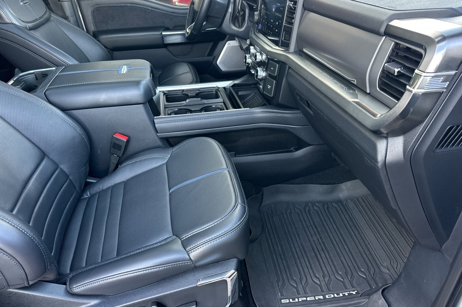 2025 Ford F-450SD Platinum