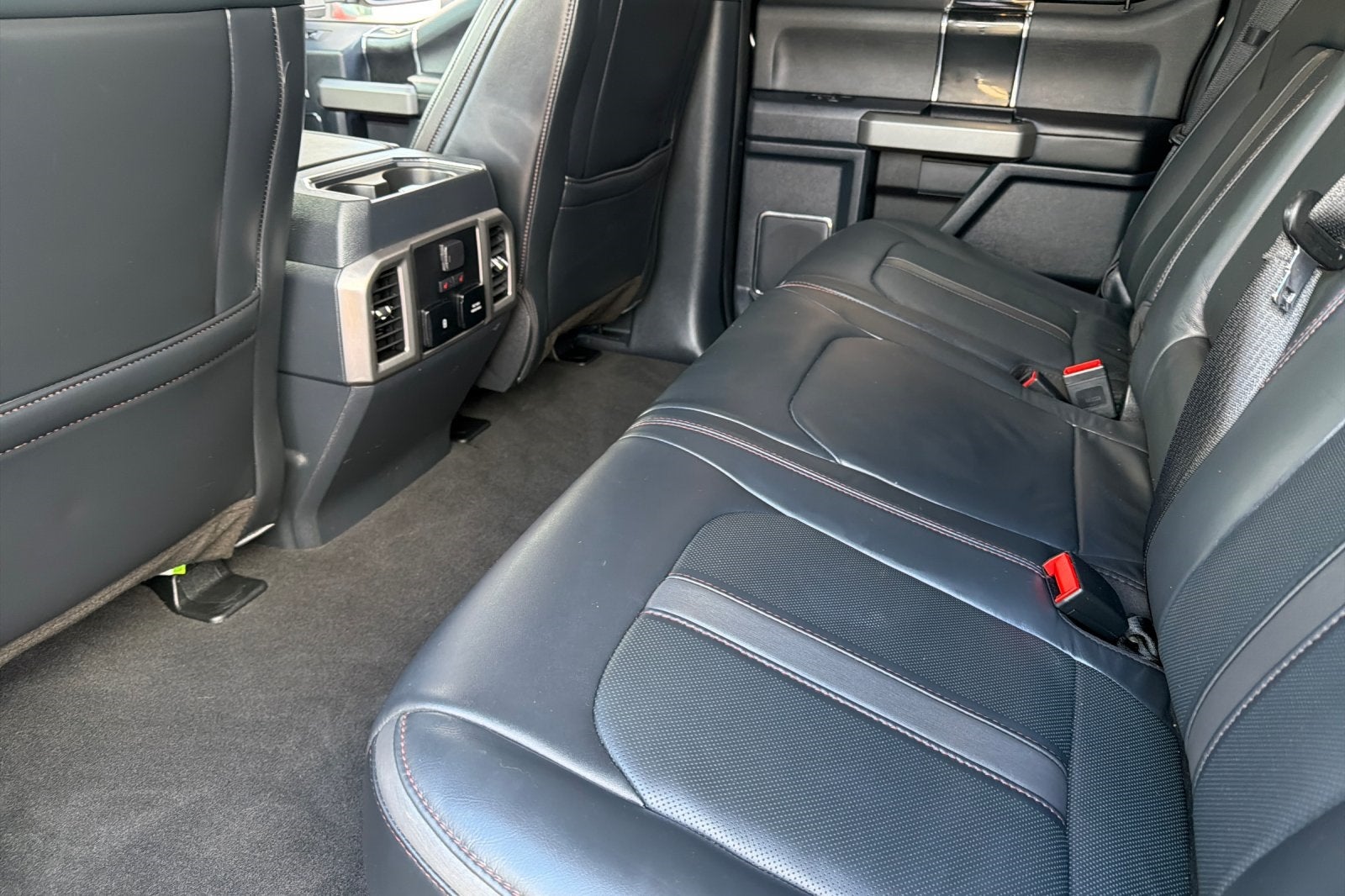 2022 Ford F-450SD Platinum