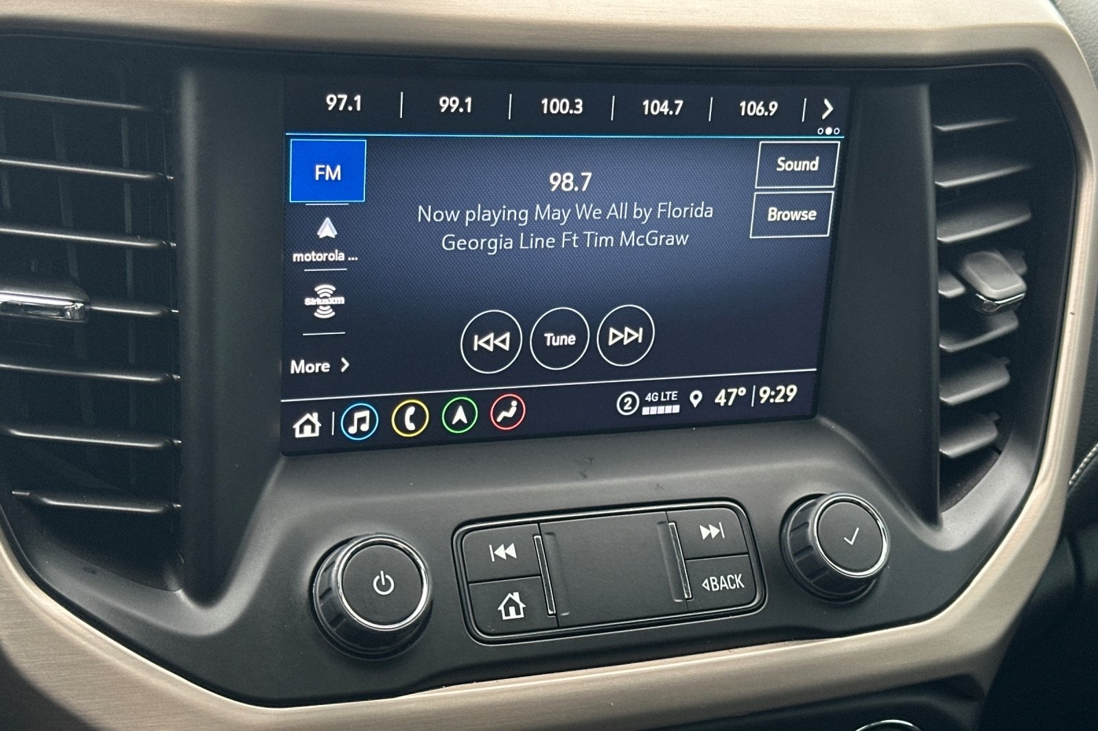 2023 GMC Acadia Denali