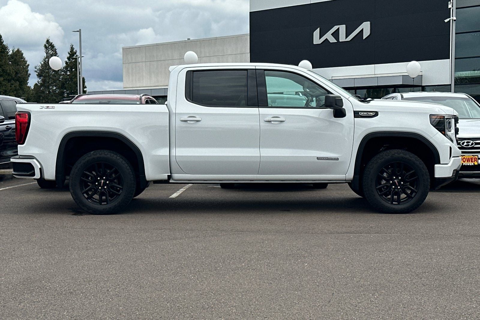 2023 GMC Sierra 1500 Elevation