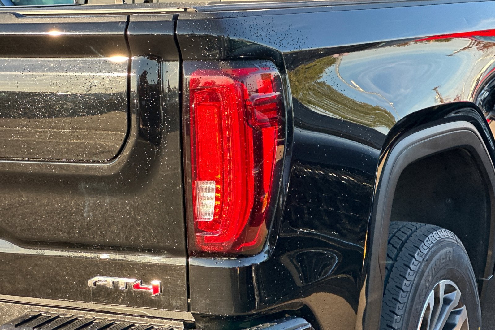 2023 GMC Sierra 1500 AT4