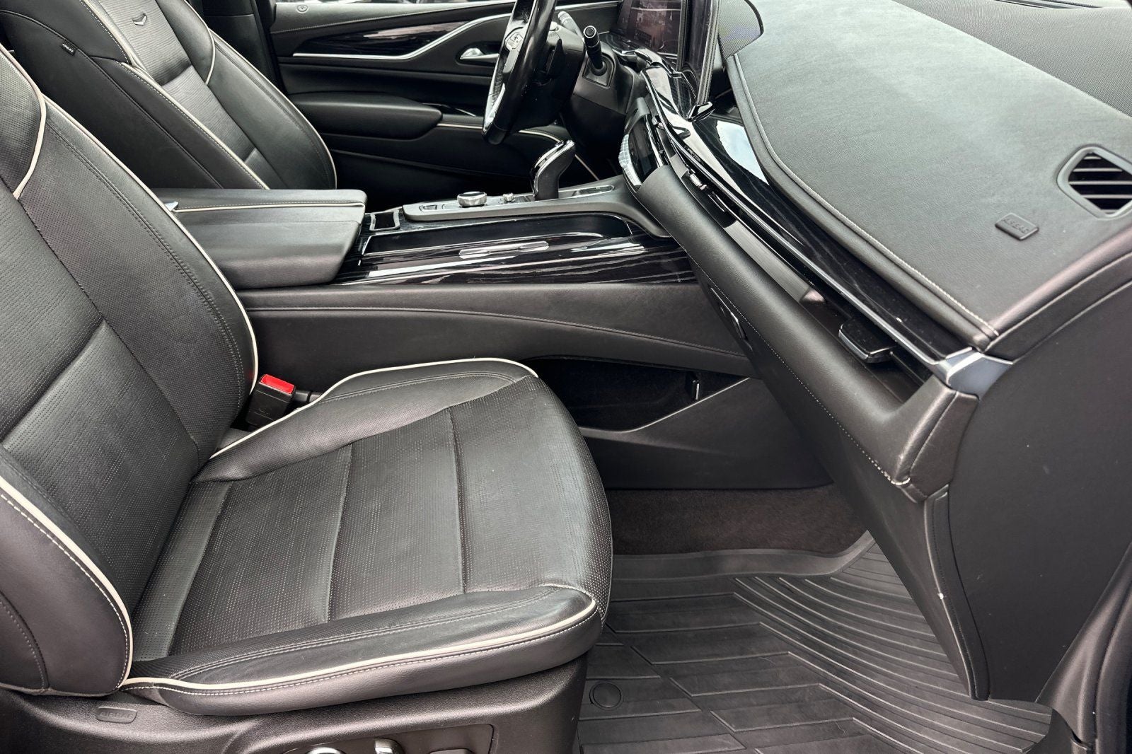 2022 Cadillac Escalade Sport