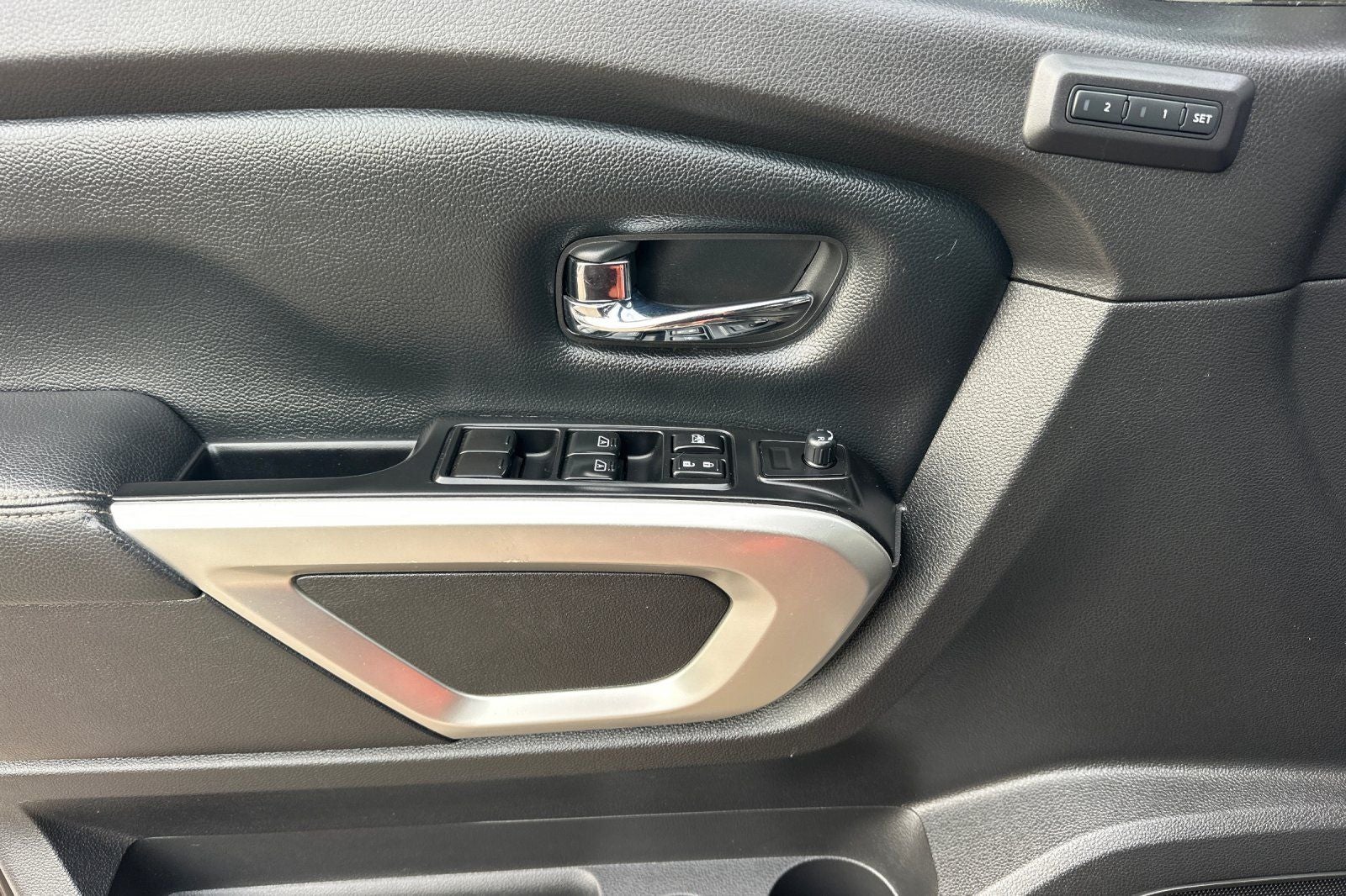 2017 Nissan Titan PRO-4X