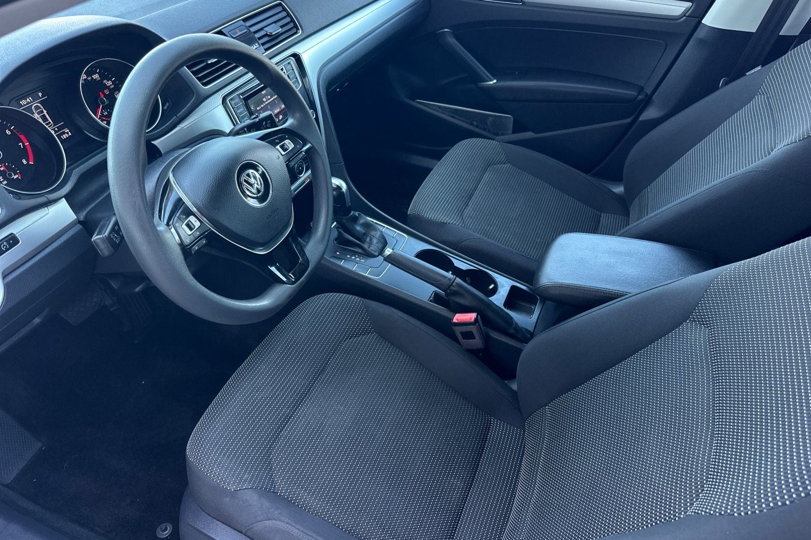 2018 Volkswagen Passat 2.0T S