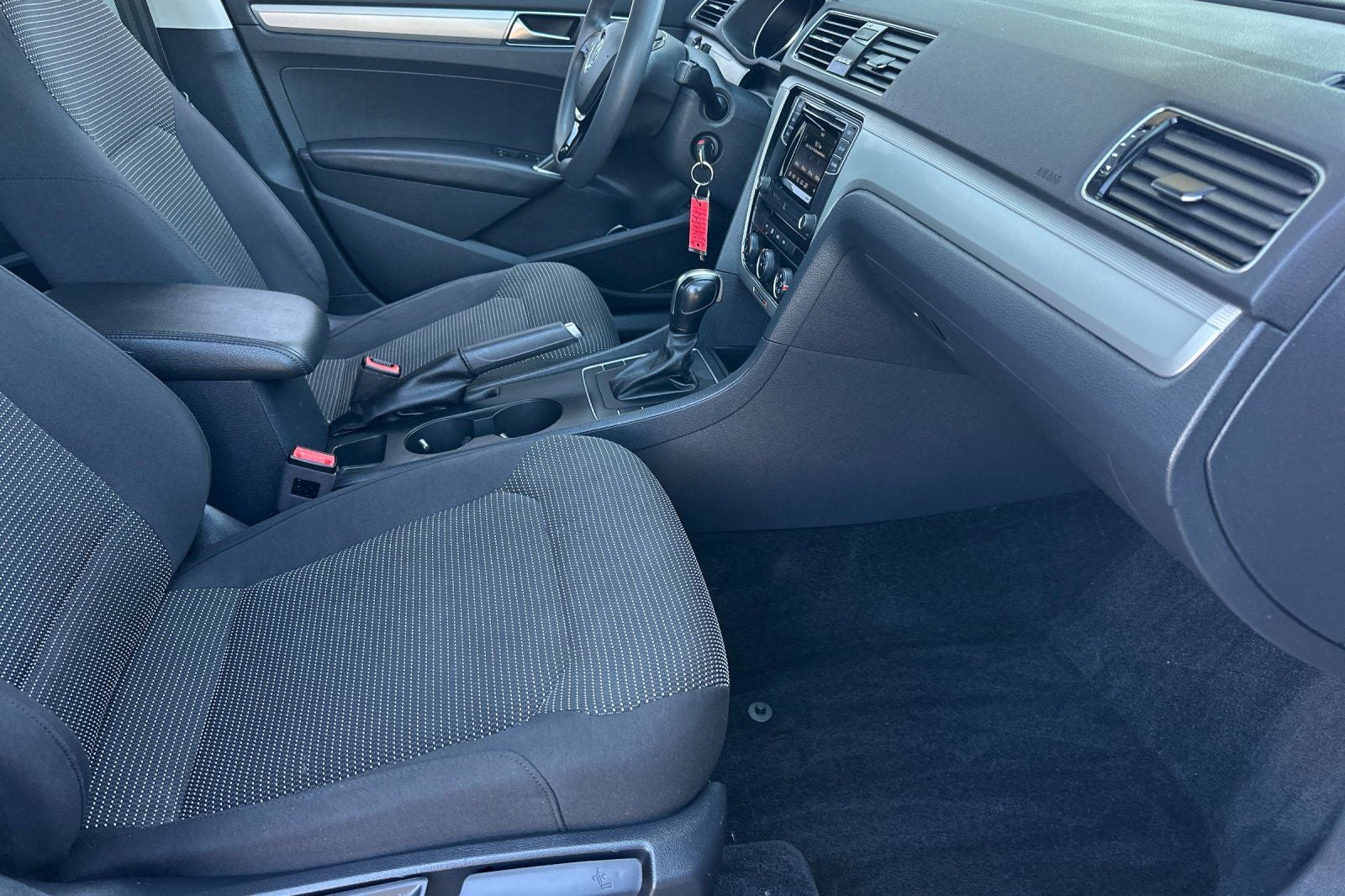 2018 Volkswagen Passat 2.0T S