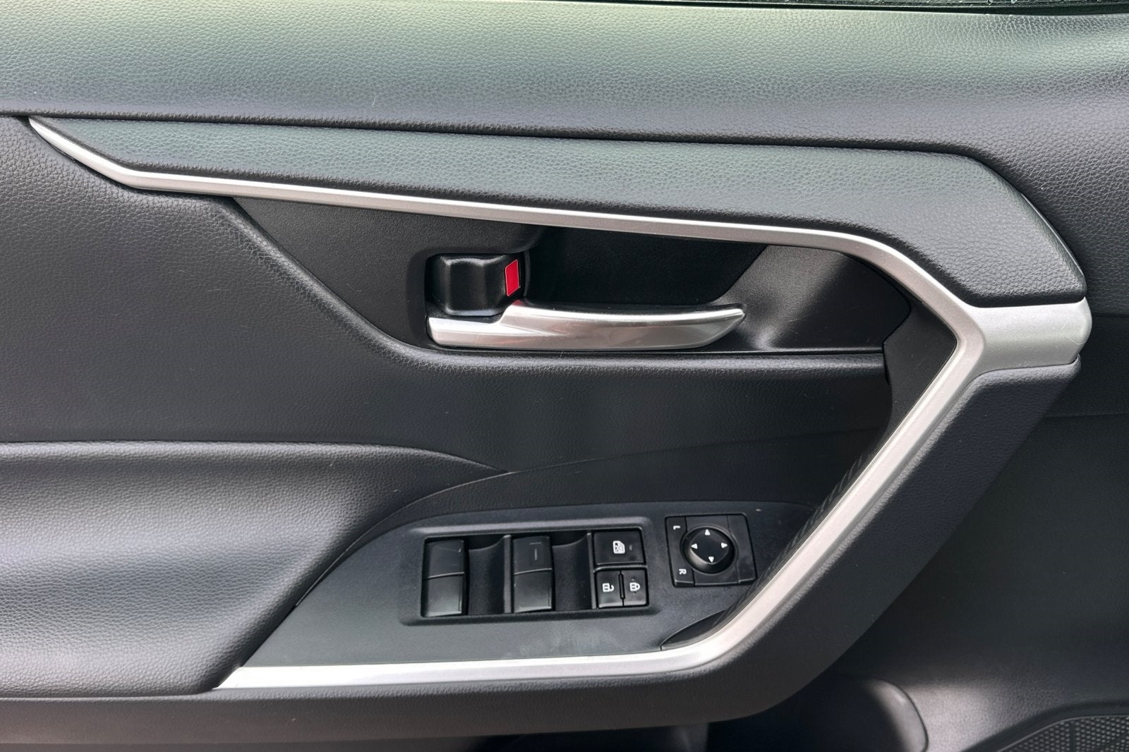 2019 Toyota RAV4 Hybrid XLE