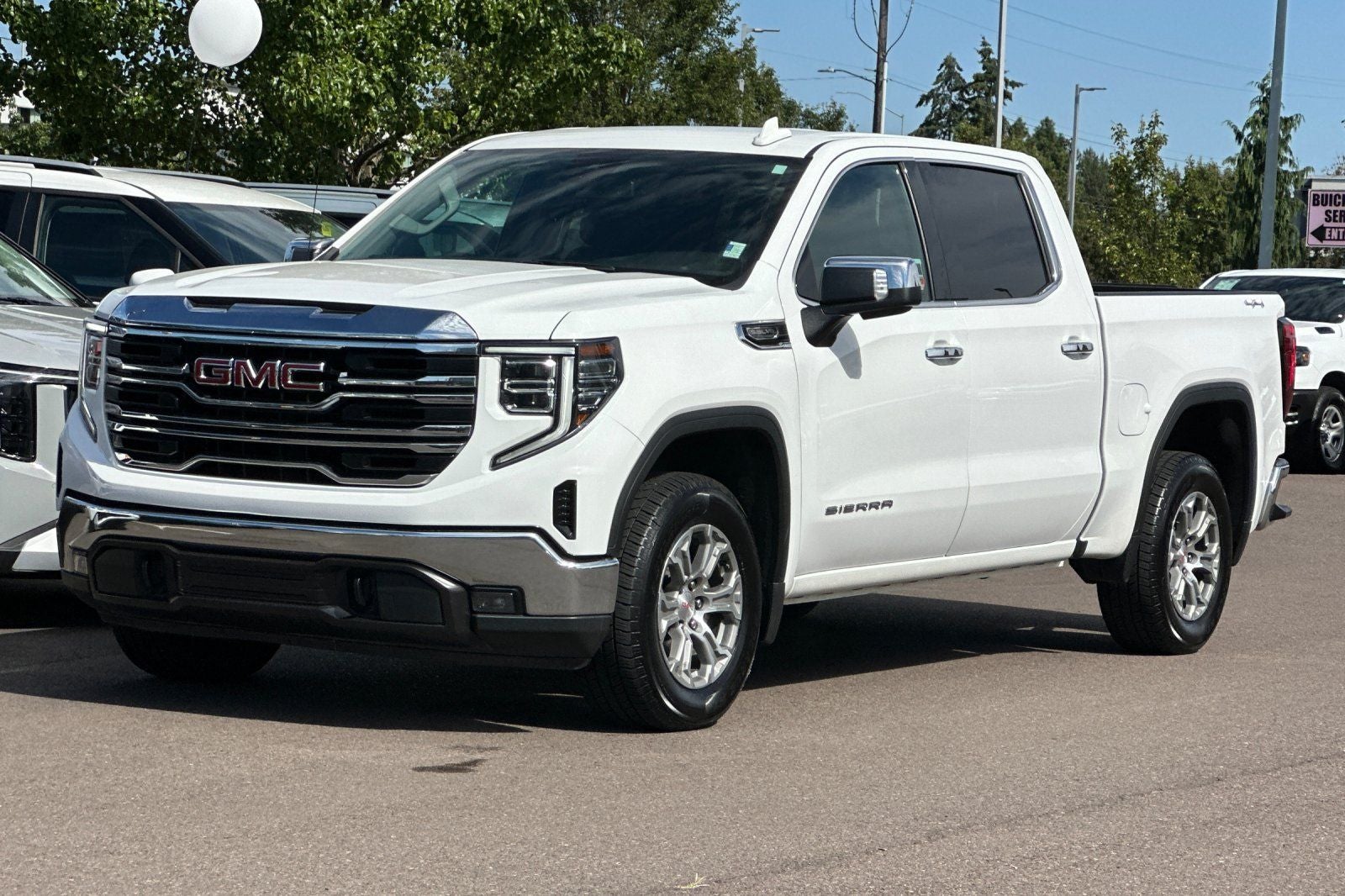 2024 GMC Sierra 1500 SLT