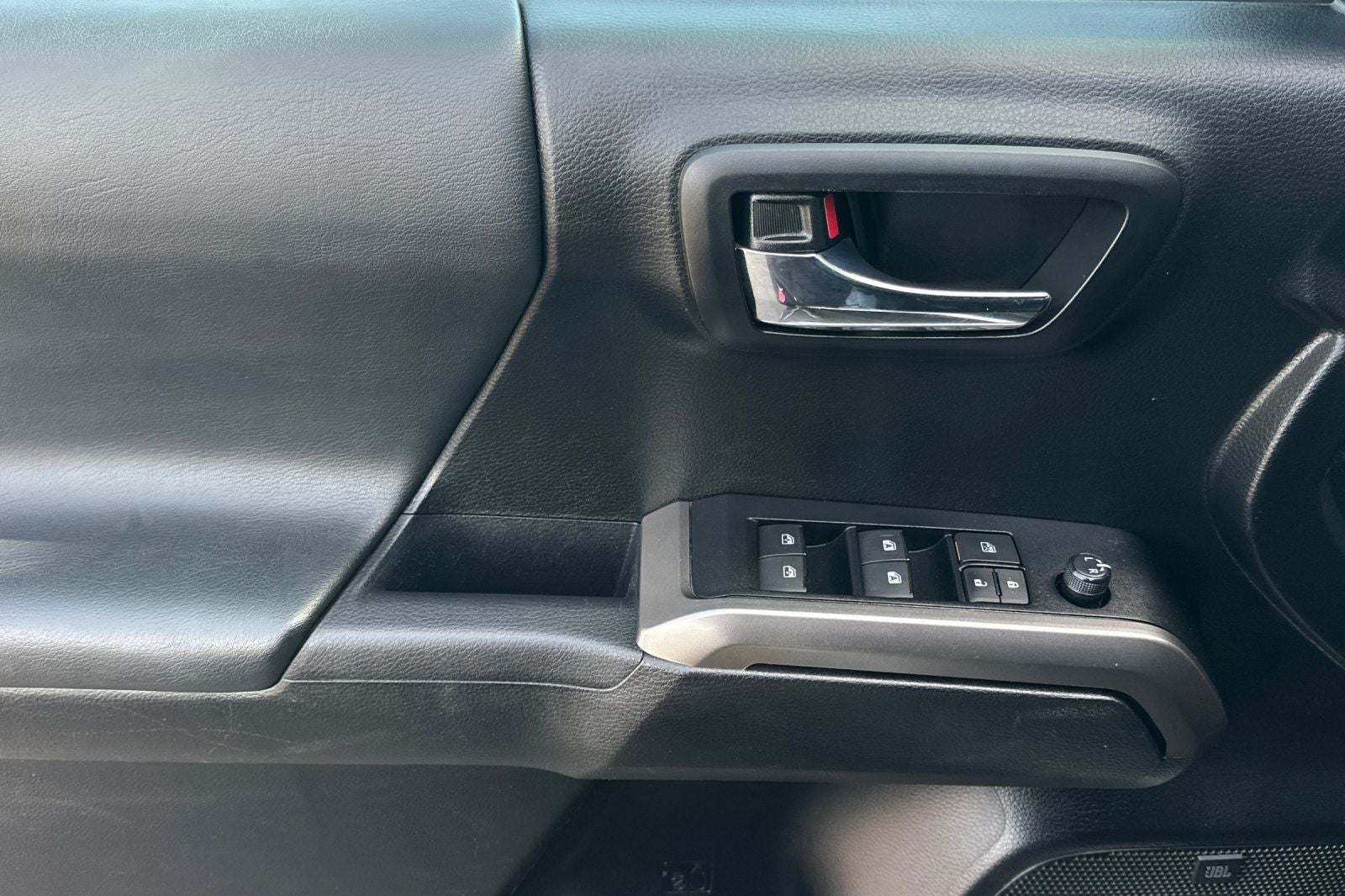 2022 Toyota Tacoma Limited V6