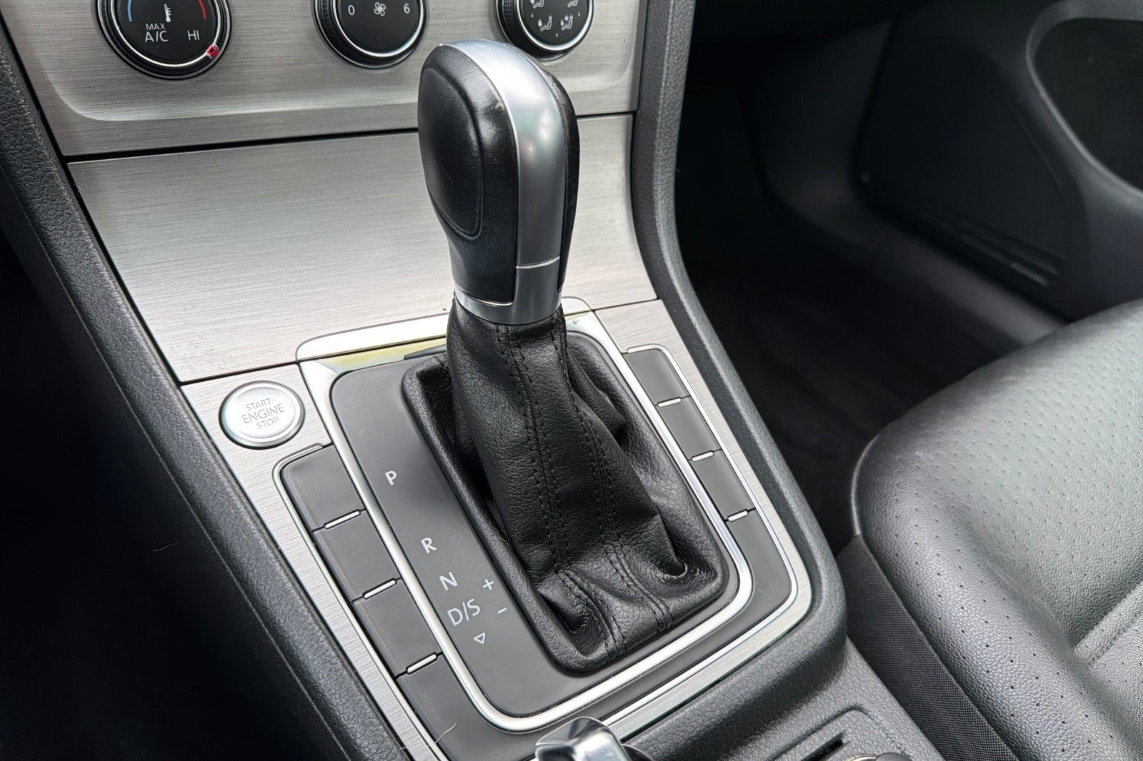 2016 Volkswagen Golf SportWagen SE