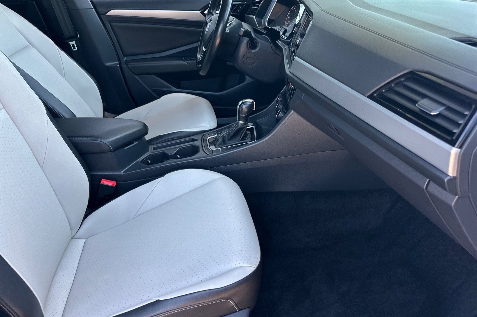 2019 Volkswagen Jetta R-Line