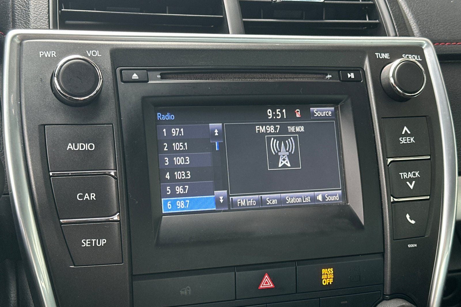 2017 Toyota Camry SE