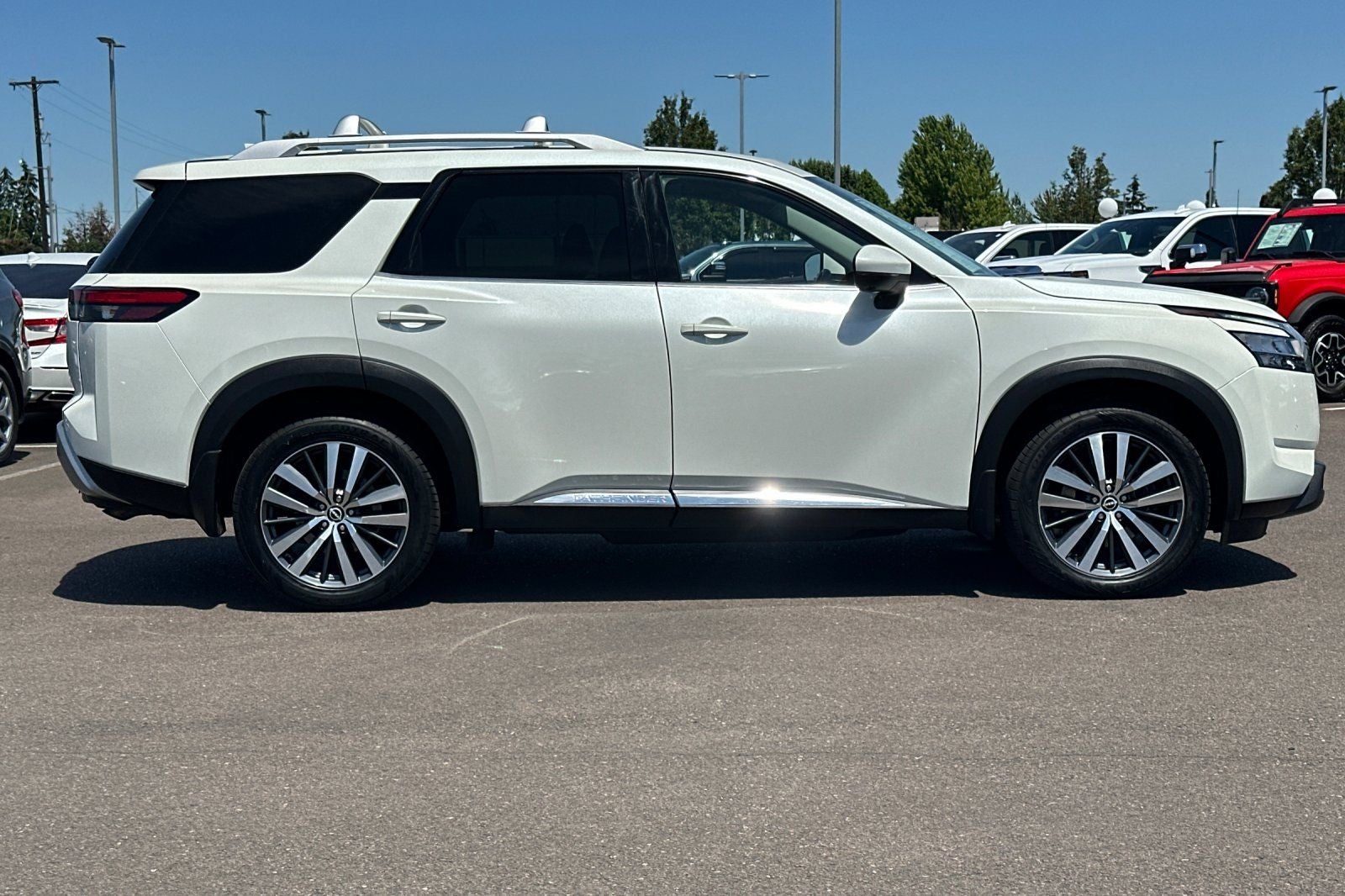 2022 Nissan Pathfinder Platinum