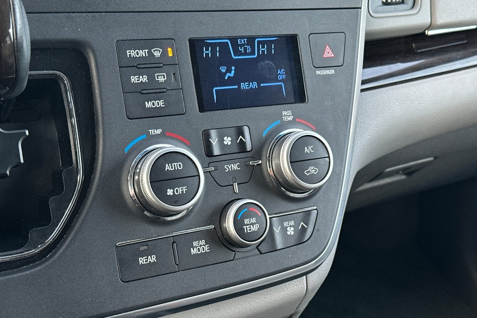 2017 Toyota Sienna XLE