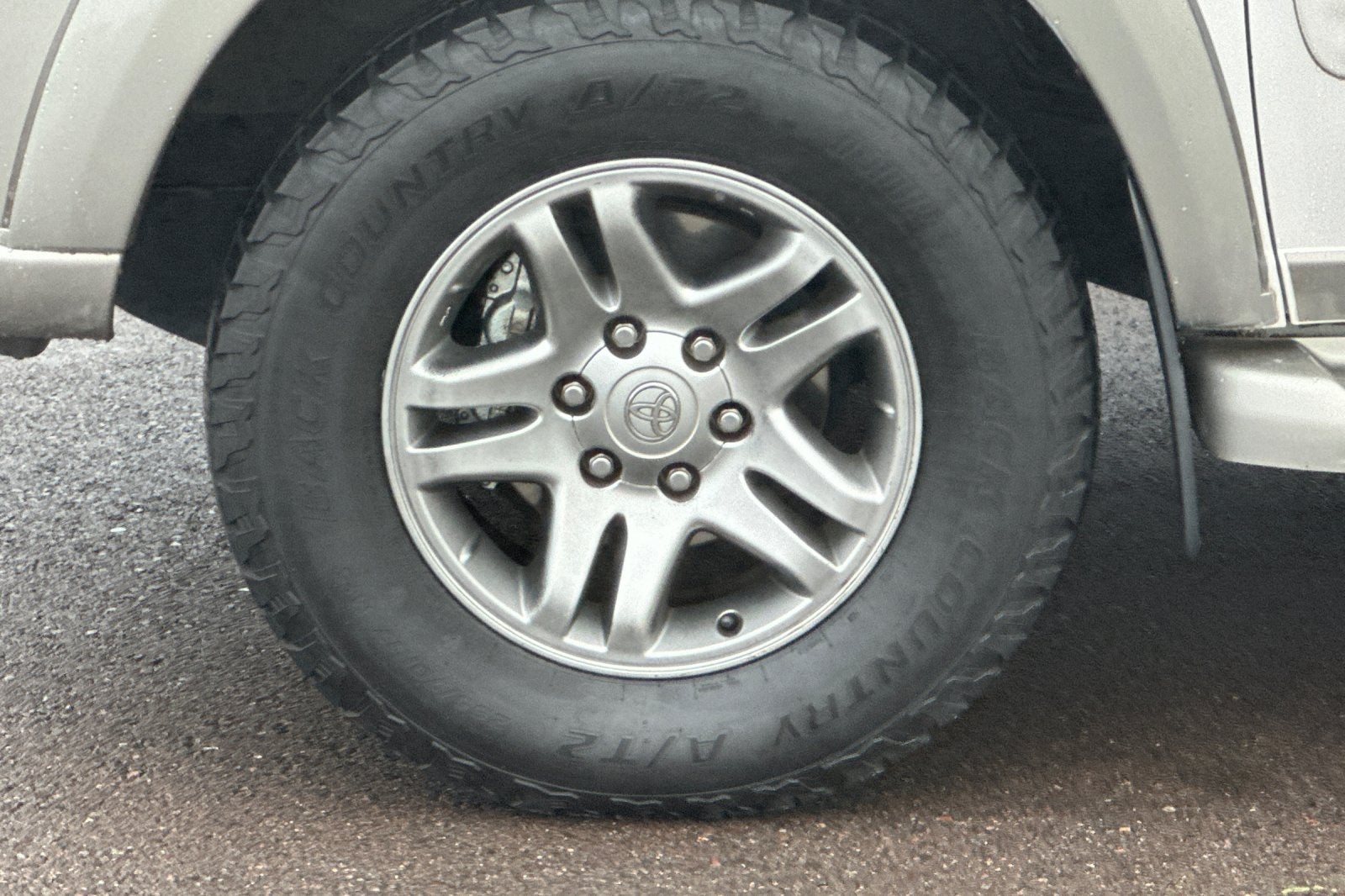 2003 Toyota Sequoia SR5