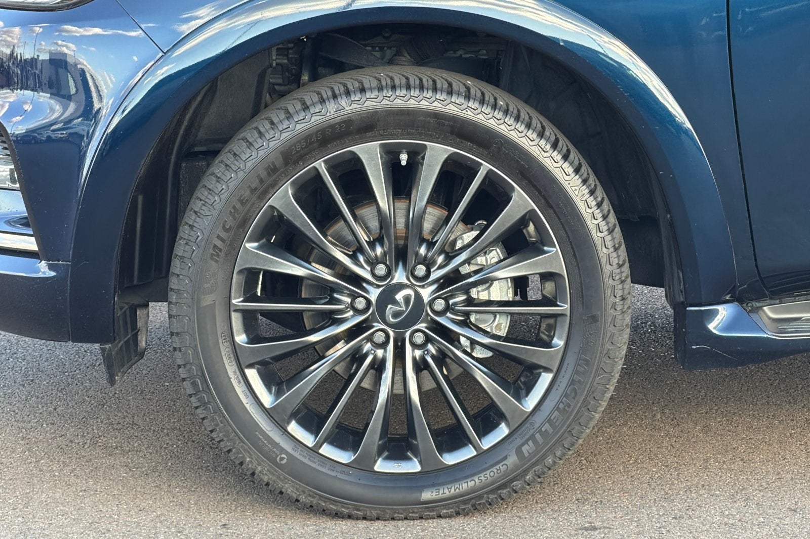 2022 INFINITI QX80 LUXE