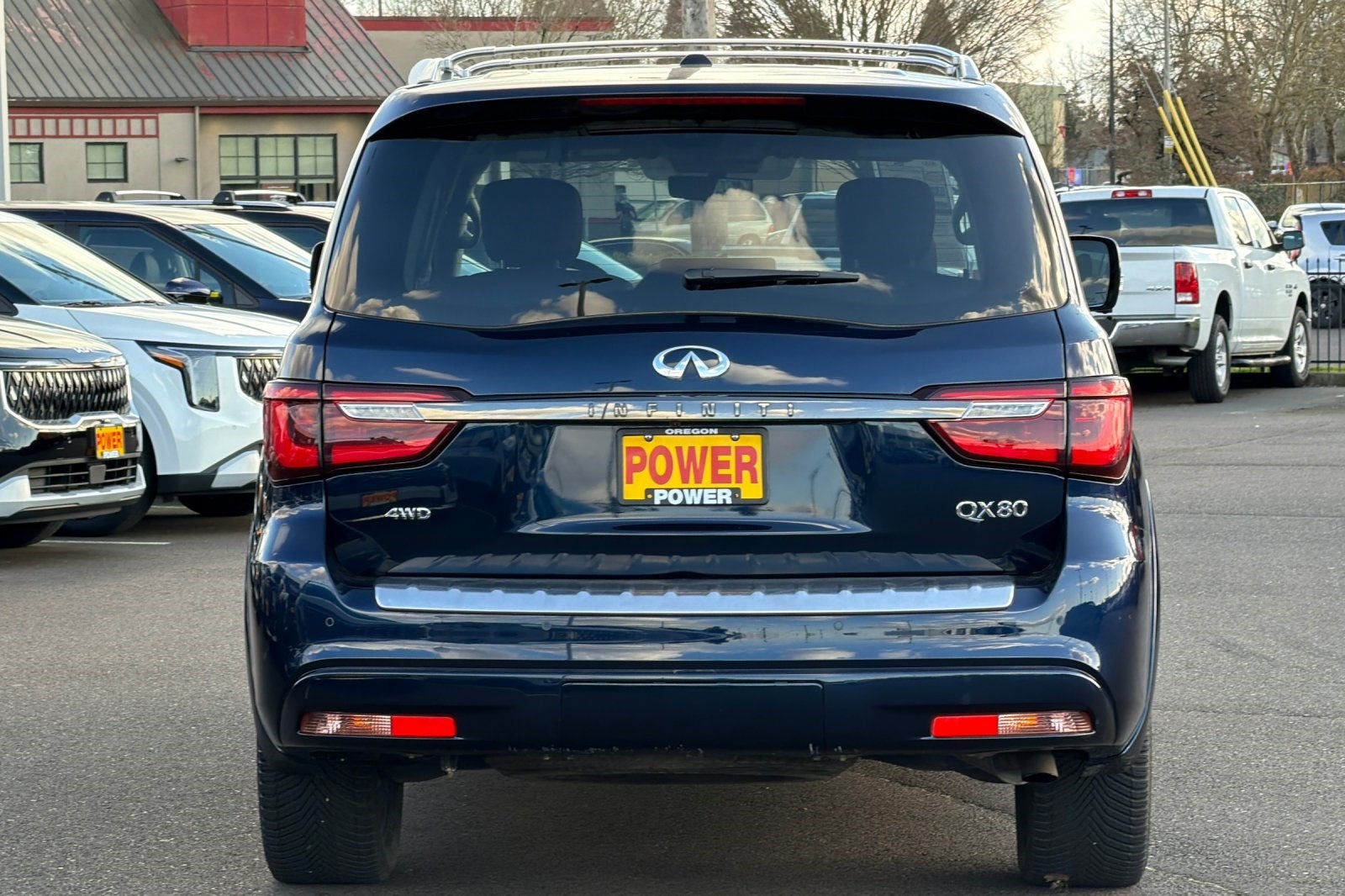 2022 INFINITI QX80 LUXE
