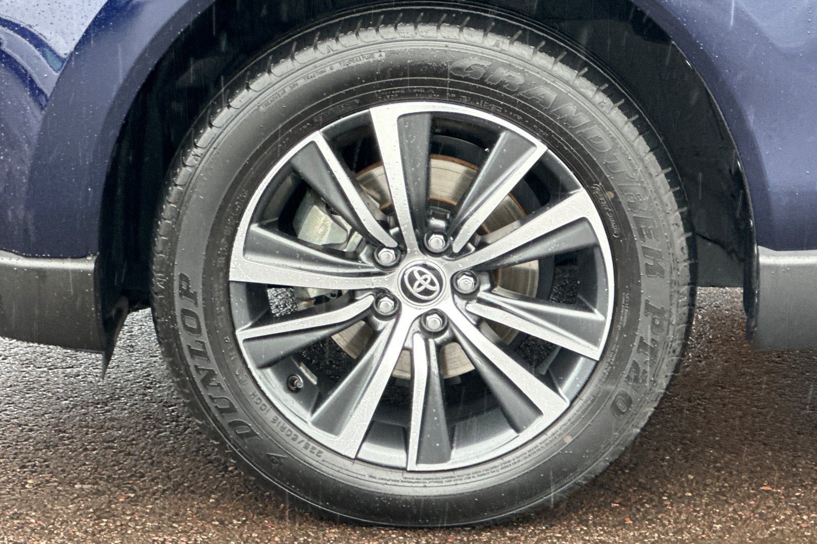 2024 Toyota Venza LE