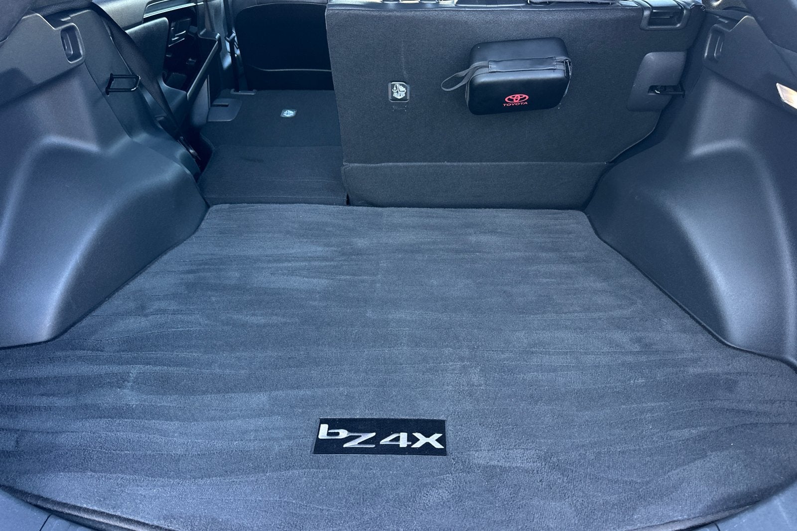 2024 Toyota bZ4X XLE