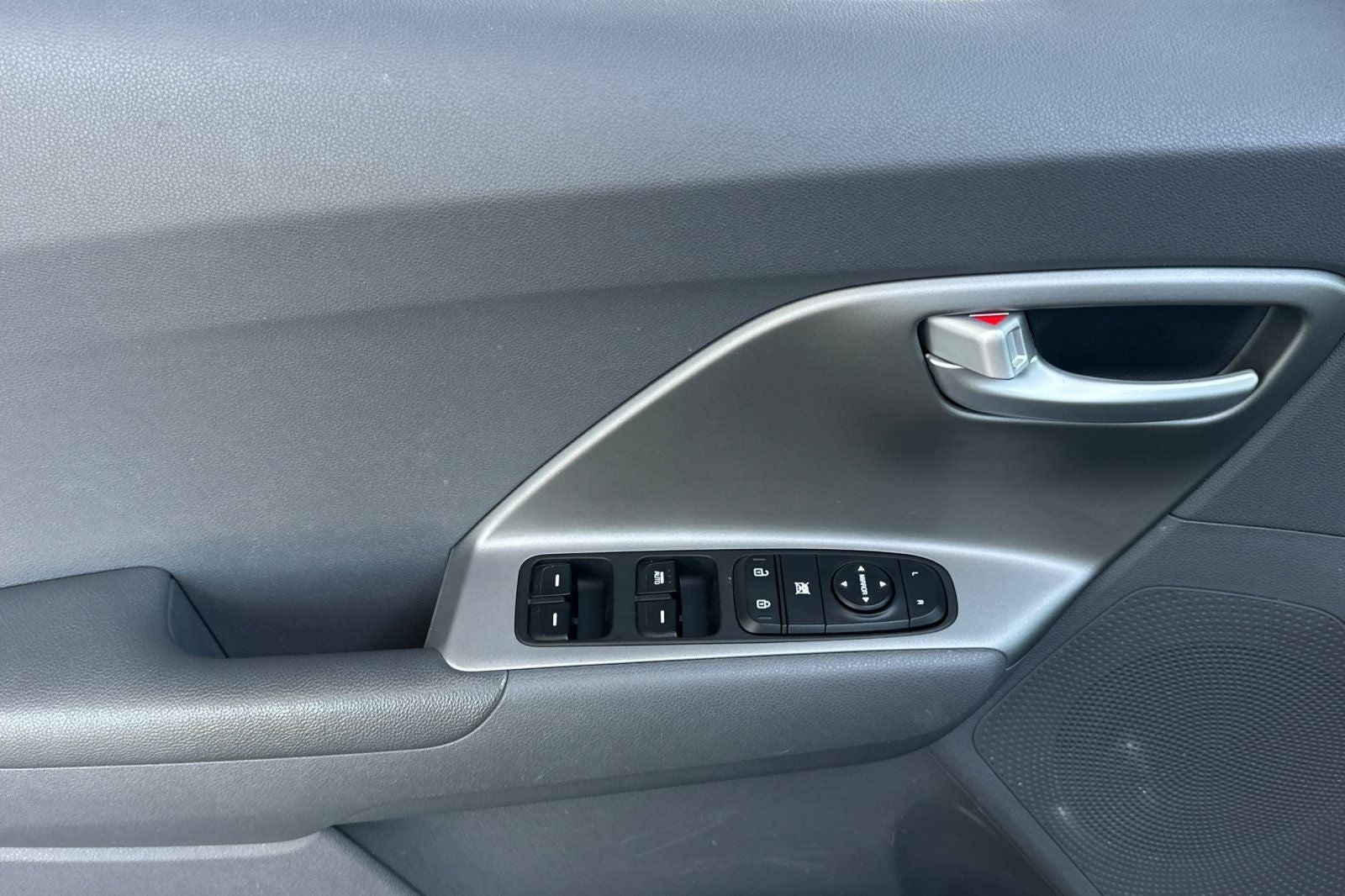 2017 Kia Niro LX