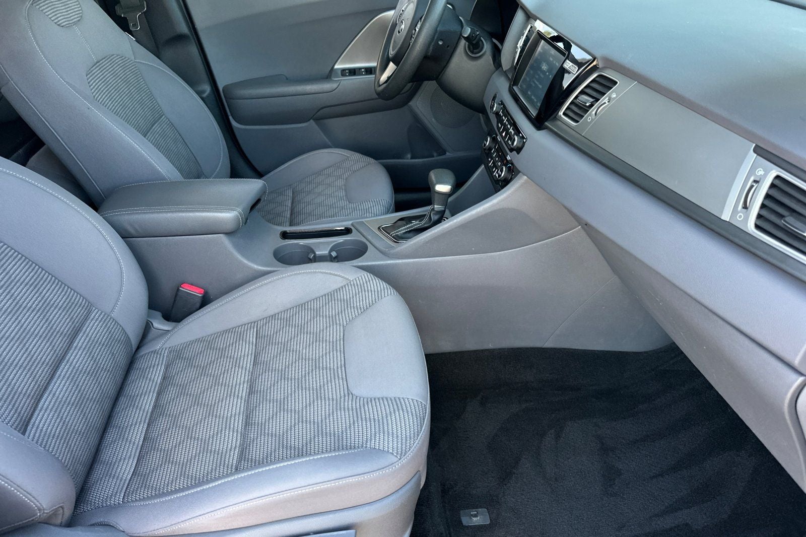 2017 Kia Niro LX