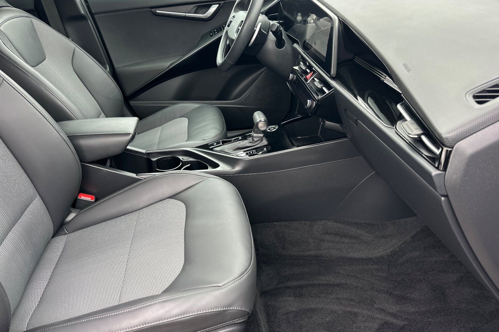2024 Kia Niro EX Touring