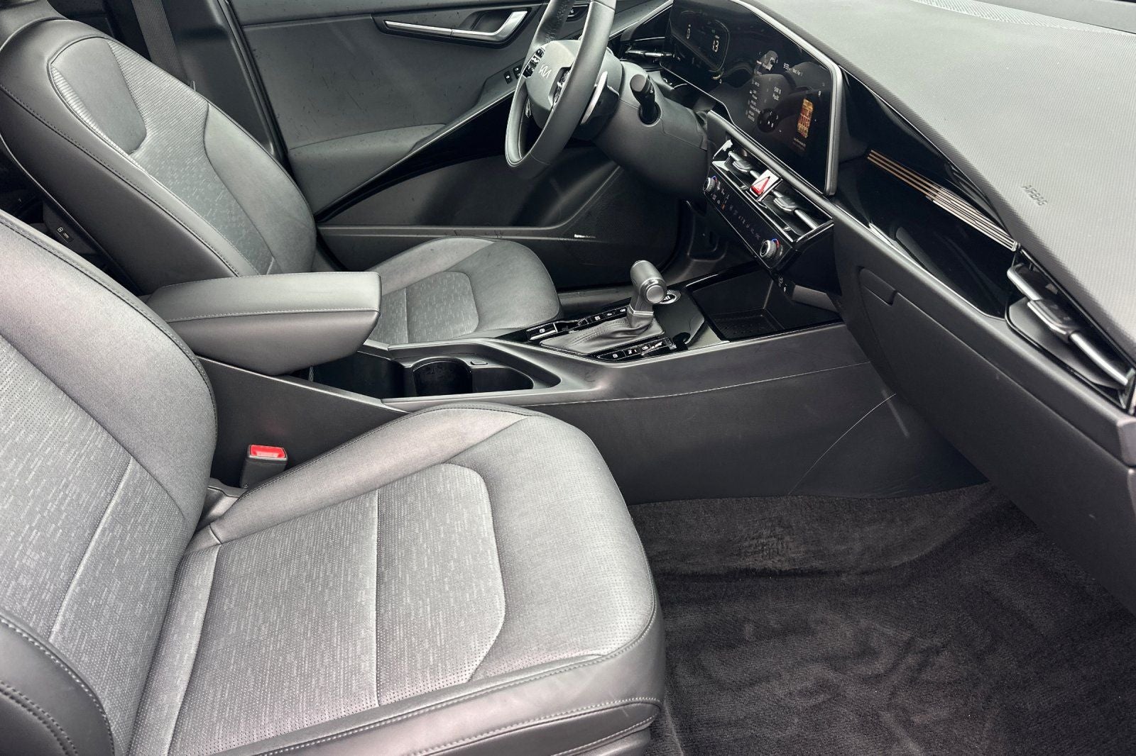 2023 Kia Niro SX Touring